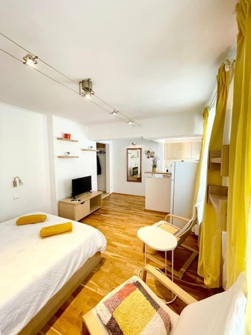 Boutique Apartment In The Bucharest City Center Buitenkant foto