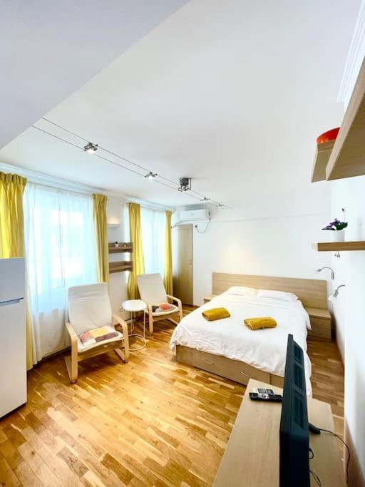 Boutique Apartment In The Bucharest City Center Buitenkant foto